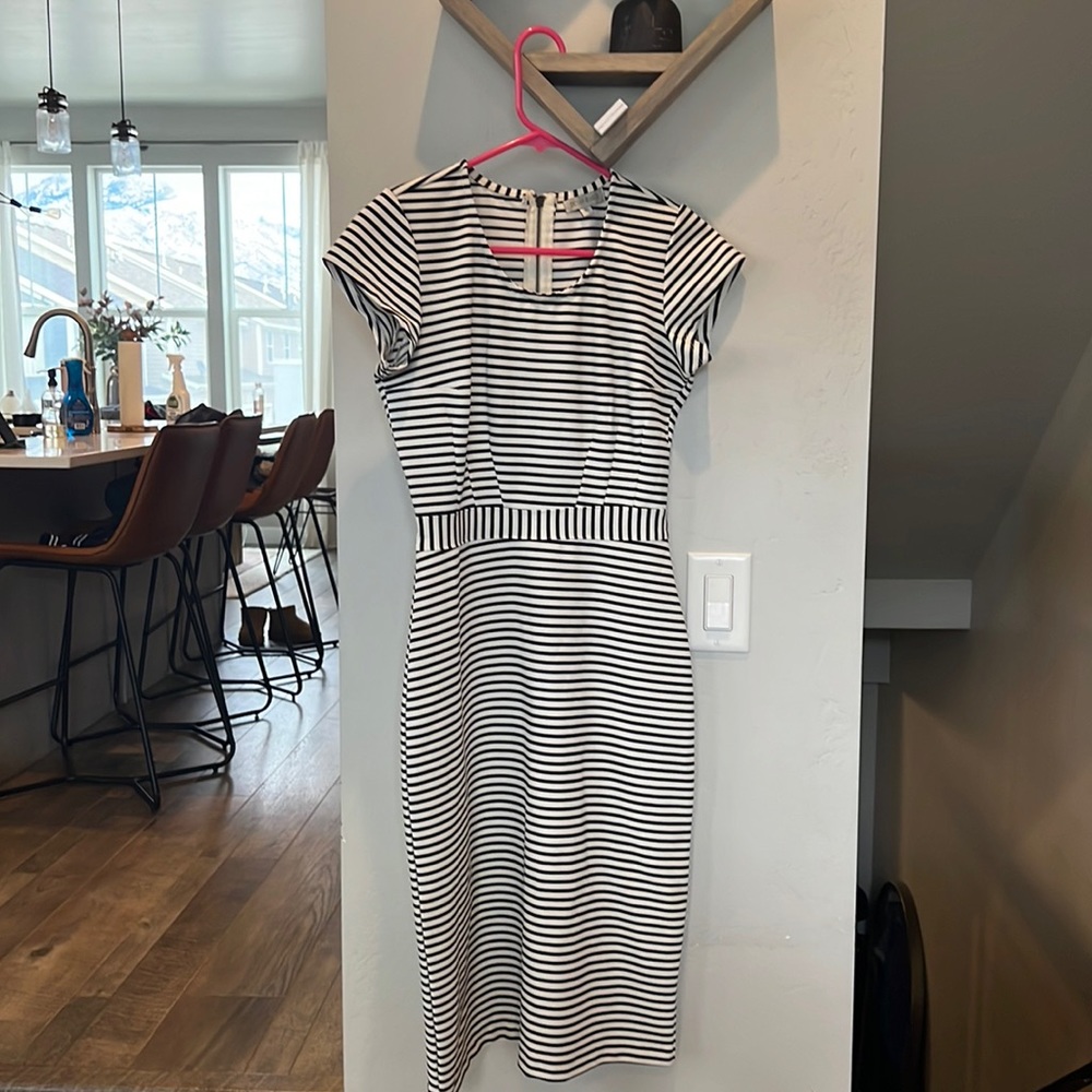 Black and white stripe pencil skirt dress